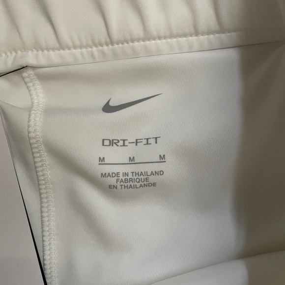 Nike Dri-FIT UV Ace Golf Skort (275) - Picture 4 of 16